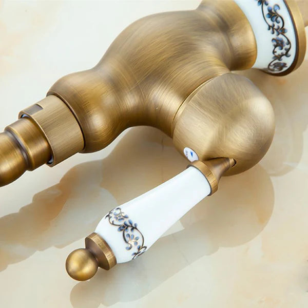Vintage Rotatable Basin Faucet